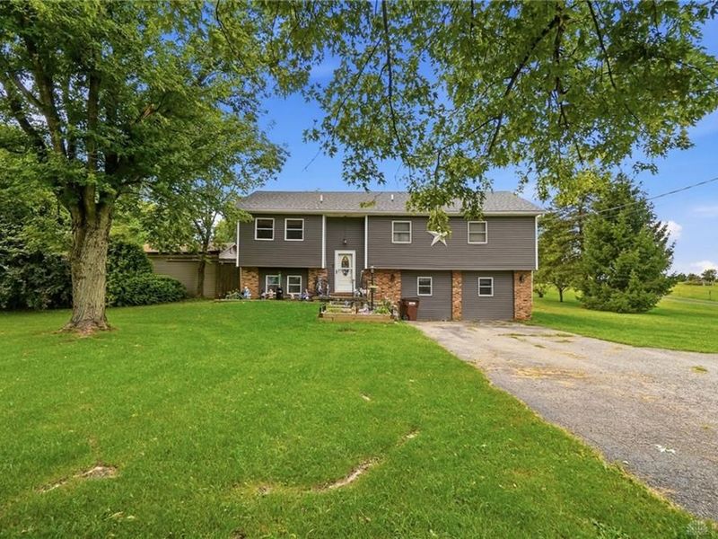 1733 Newlove Road, South Charleston, OH 45368 Photo 3