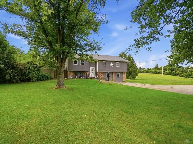 1733 Newlove Road, South Charleston, OH 45368 Photo 4