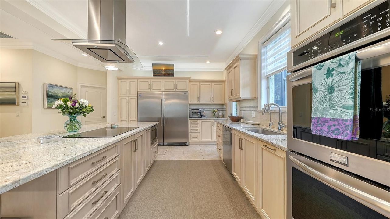 1359 Tearose Place, Sarasota, FL 34239 Photo