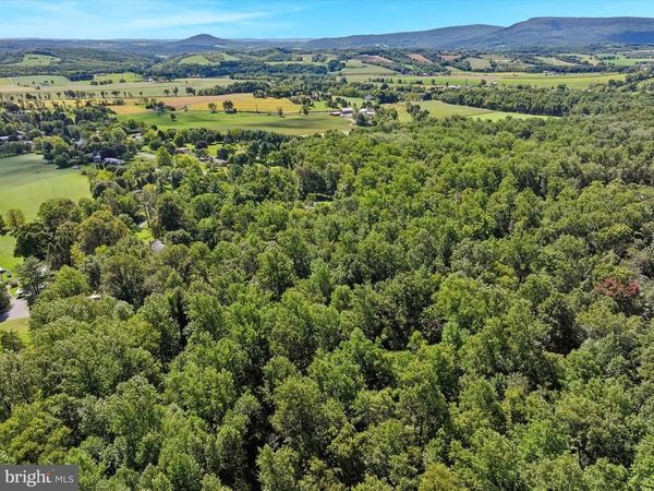 7680 DRESHER ROAD, KEMPTON, PA 19529