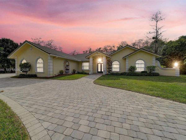 4750 W Leitner Dr, Coral Springs, FL 33067