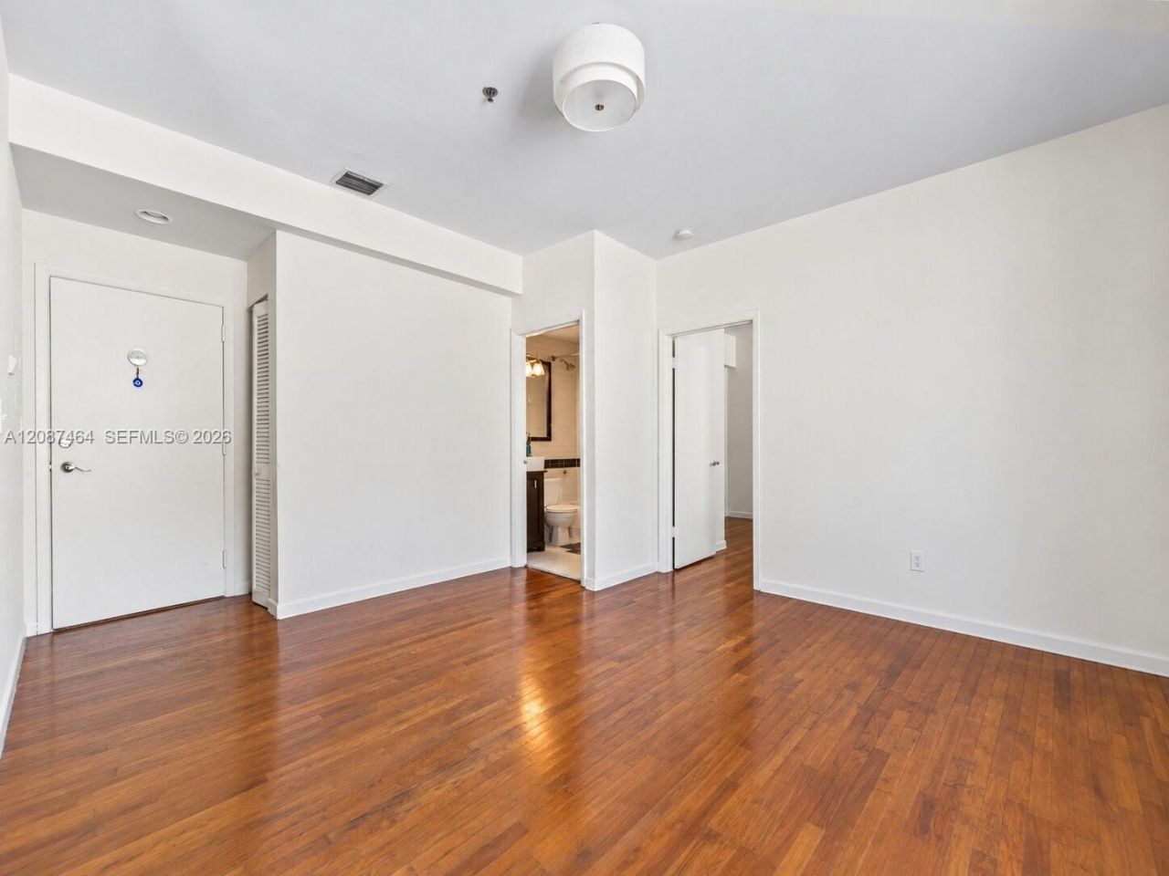1244 Pennsylvania Ave, Unit 302, Miami Beach, FL 33139 Photo