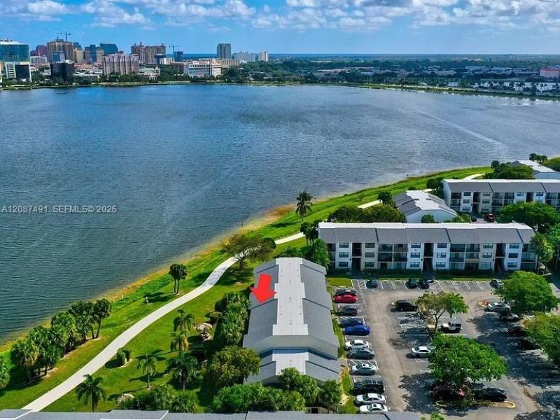 714 Executive Center Dr, Unit 28, West Palm Beach, FL 33401 Photo