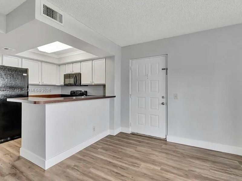 714 Executive Center Dr, Unit 28, West Palm Beach, FL 33401 Photo