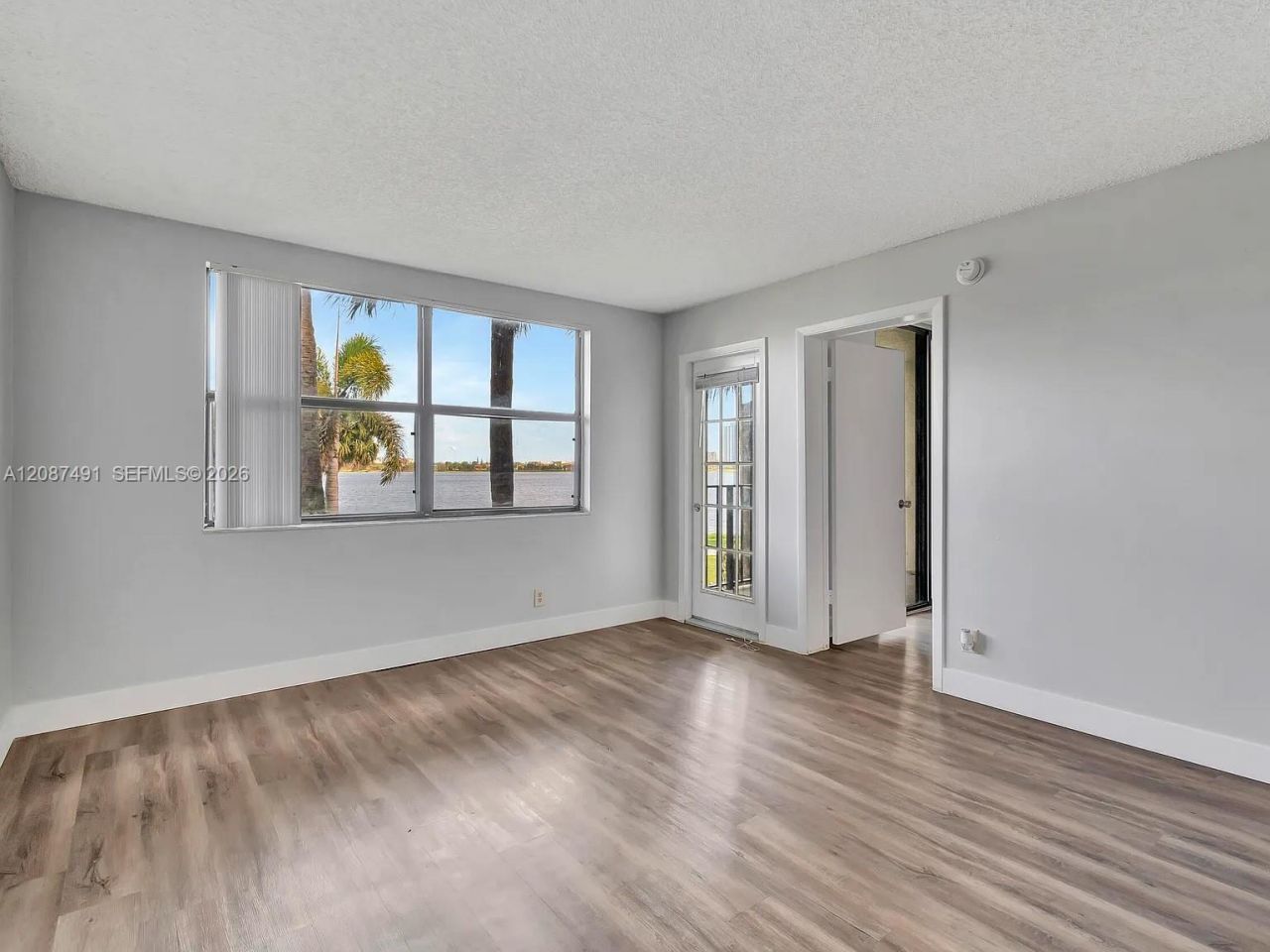 714 Executive Center Dr, Unit 28, West Palm Beach, FL 33401 Photo