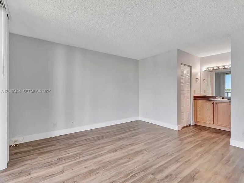714 Executive Center Dr, Unit 28, West Palm Beach, FL 33401 Photo