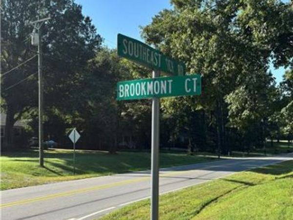 4116 SE southeast school Road , Greensboro, NC 27406