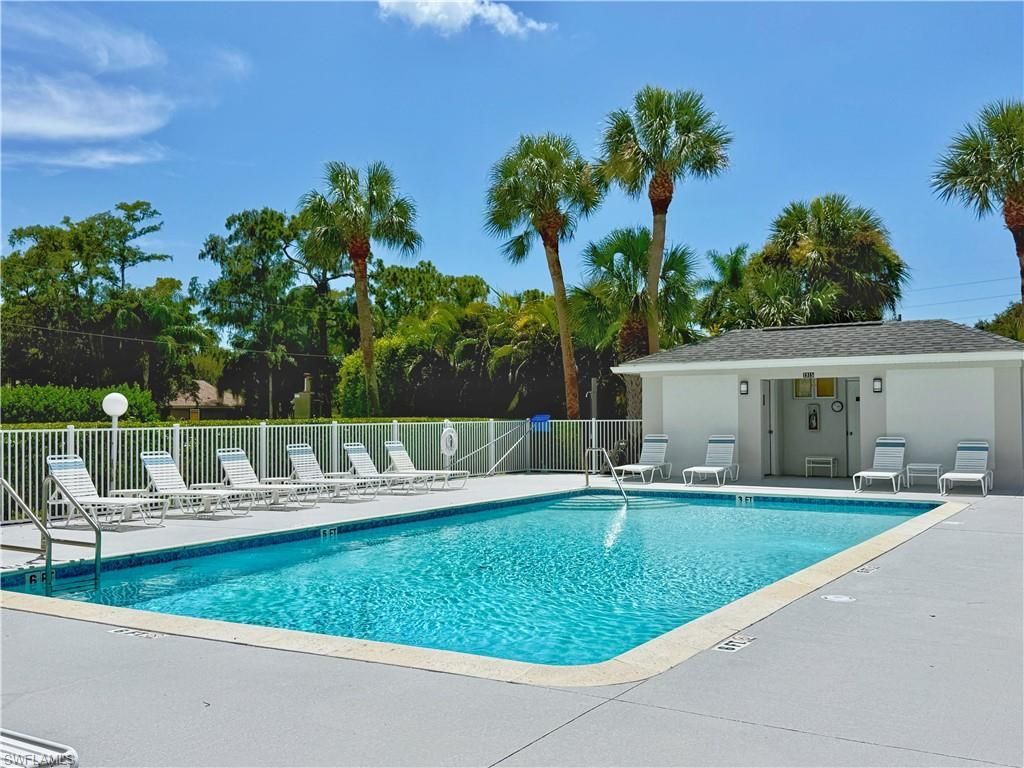 1310 Charleston Square Dr, Unit 101, Naples, FL 34110 Photo