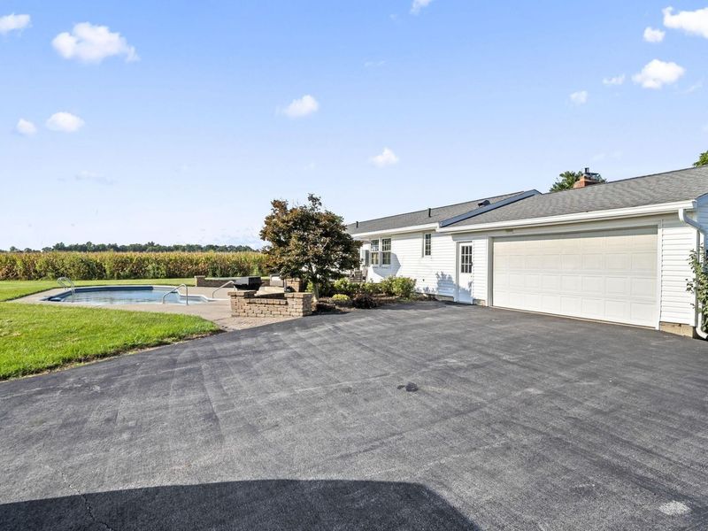 13450 Hoover Road, Ashville, OH 43103 Photo 24