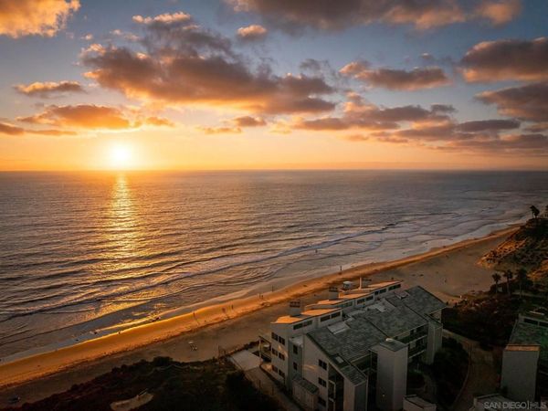 135 S Sierra, Unit 28, Solana Beach, CA 92075