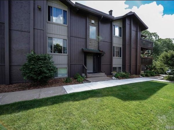 8365 Pontiac Lake Road , Unit 12, White Lake Township, Mi 48386