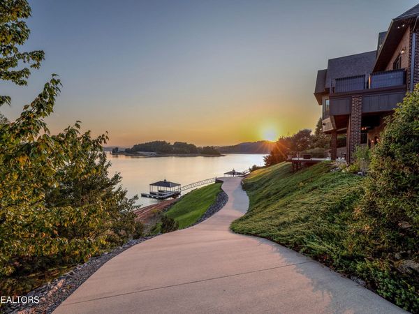 2137 Majestic Circle, Dandridge, TN 37725