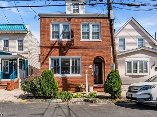 282 Alpine St, Perth Amboy, NJ 08861