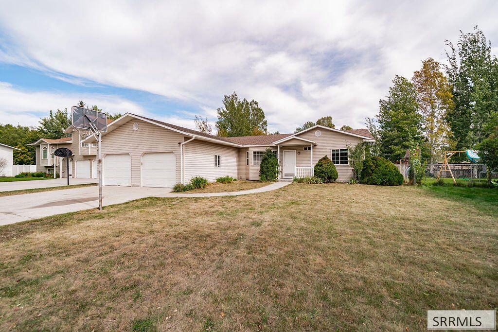256 Susan Drive, Rexburg, ID 83440 Main Photo