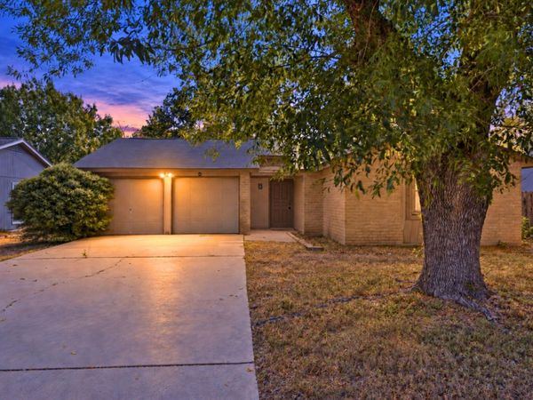 1505 Sagebrush DR, Round Rock, TX 78681