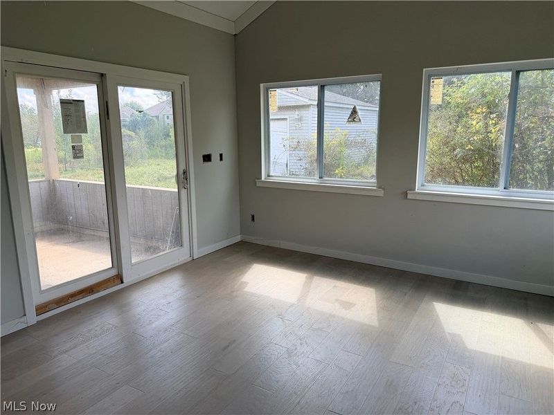 9799 Bainbridge Road, Chagrin Falls, OH 44023 Photo 3