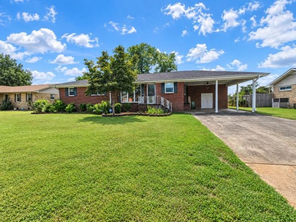 200 Pasadena Ave, Muscle Shoals, AL 35661
