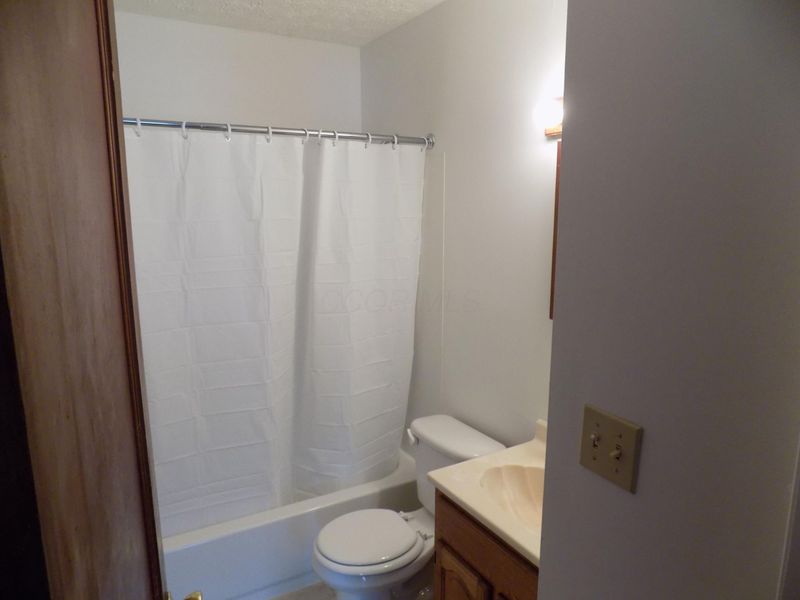 815 Chestershire Road , Columbus, OH 43204 Photo 6