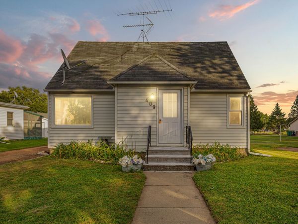 409 S 5th Street, Le Sueur, MN 56058
