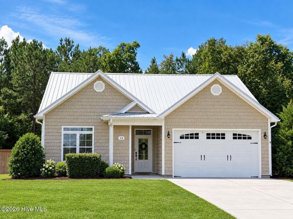 14 E Caribou Court, Lake Waccamaw, NC 28450