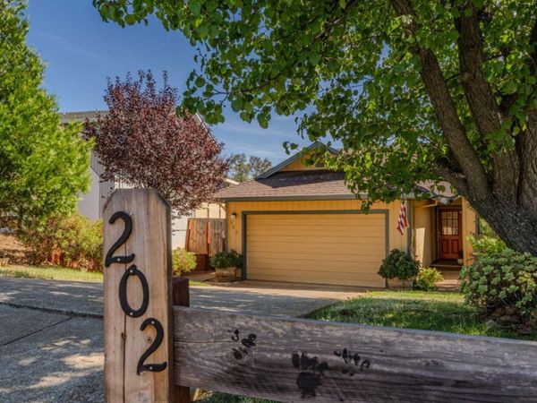 202 Westview Dr, Jackson, CA 95642