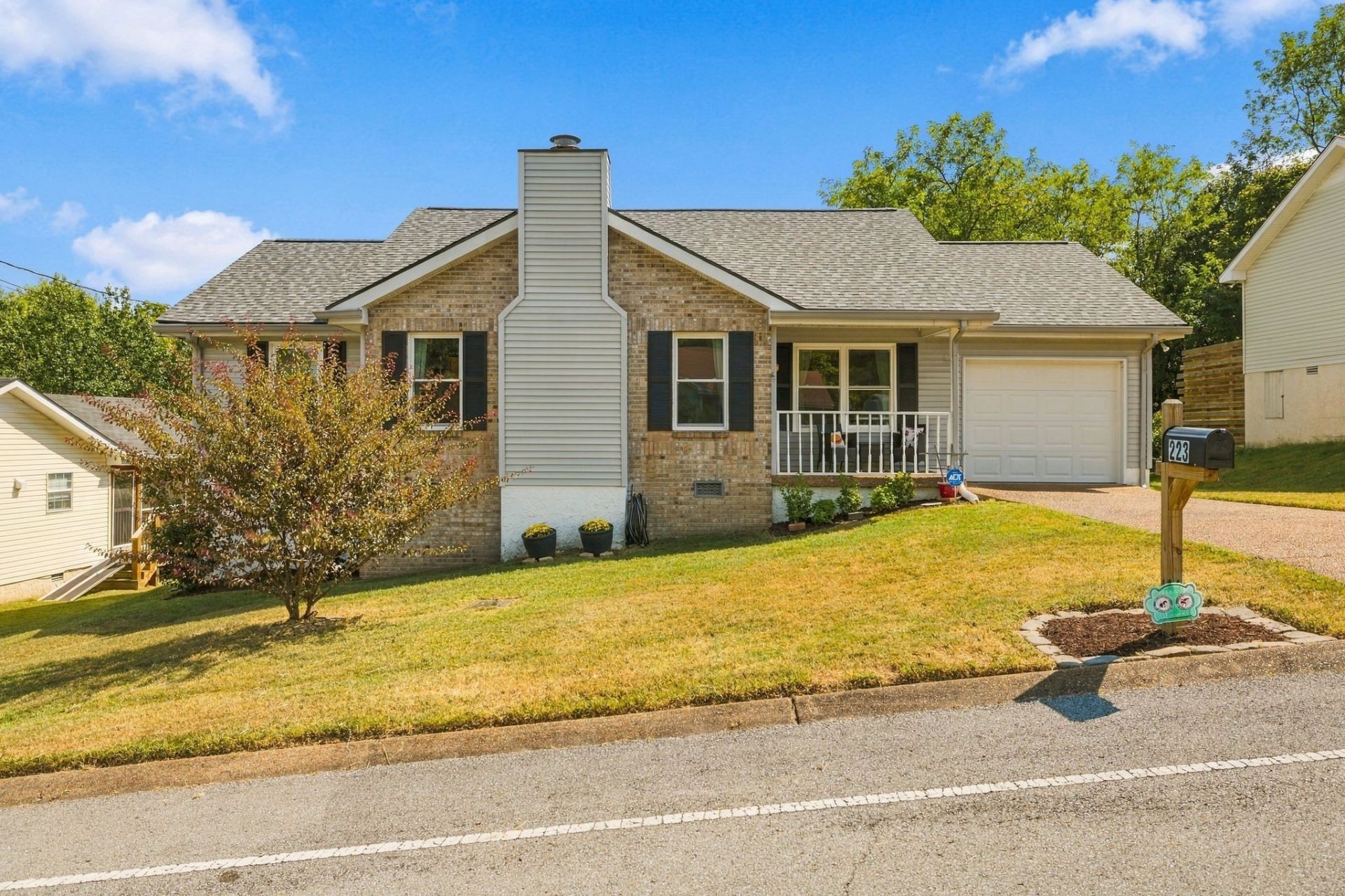 223 Ash Grove Drive Nashville, TN 37211