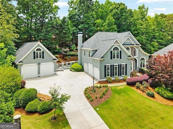 5021 Towne Lake Hills N, Woodstock, GA 30189