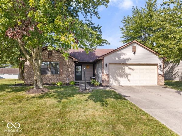 1438 Cumberland Way , Indianapolis, IN 46229
