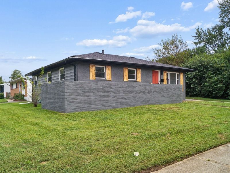5145 Fullerton Drive , Columbus, OH 43232 Photo 2