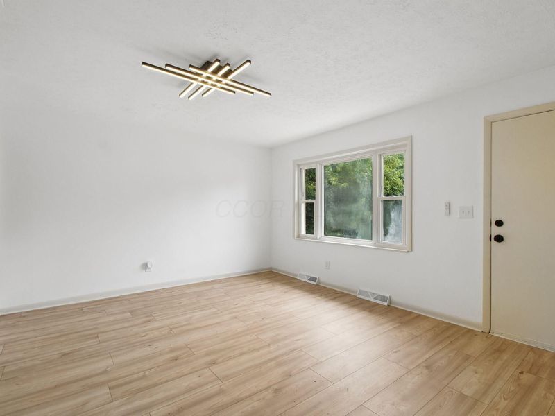 5145 Fullerton Drive , Columbus, OH 43232 Photo 5