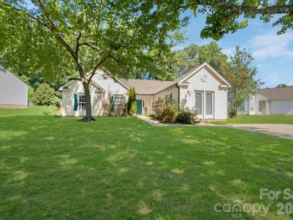 9828 Northwoods Forest Drive, Charlotte, NC 28214