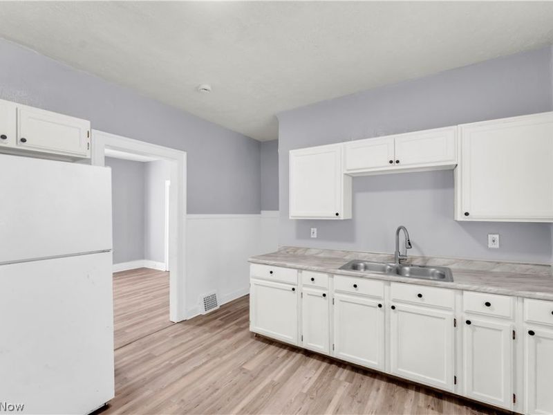 12701 Rexford Avenue, Cleveland, OH 44105 Photo 11
