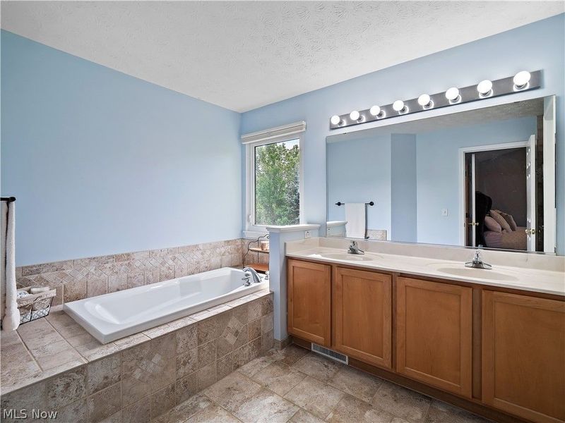 4754 Belmont Drive, Avon, OH 44011 Photo 24