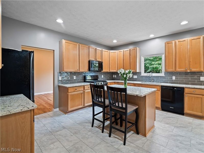 4754 Belmont Drive, Avon, OH 44011 Photo 3