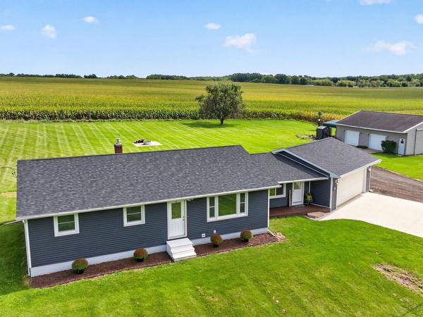 4287 E Race Road, Leslie, MI 49251