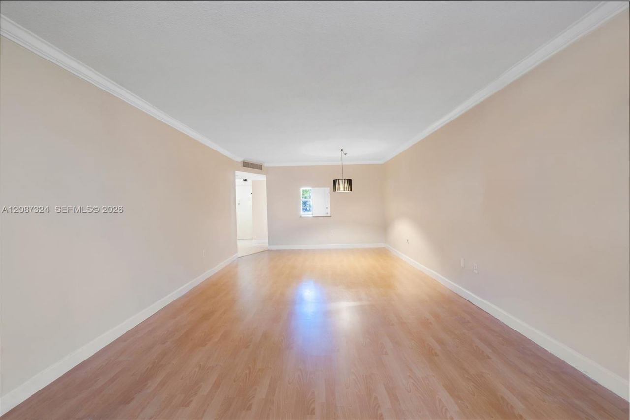 1401 NE 191st St, Unit D107, Miami, FL 33179 Photo
