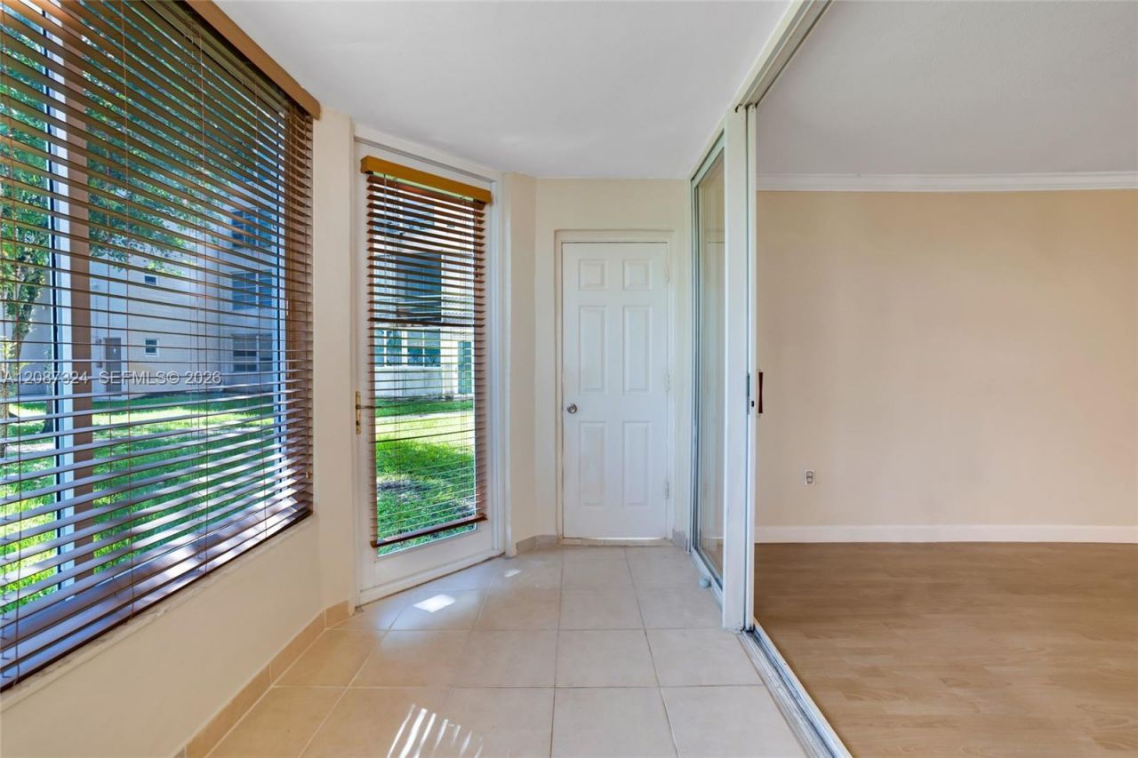 1401 NE 191st St, Unit D107, Miami, FL 33179 Photo
