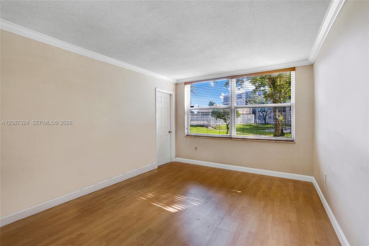 1401 NE 191st St, Unit D107, Miami, FL 33179 Photo