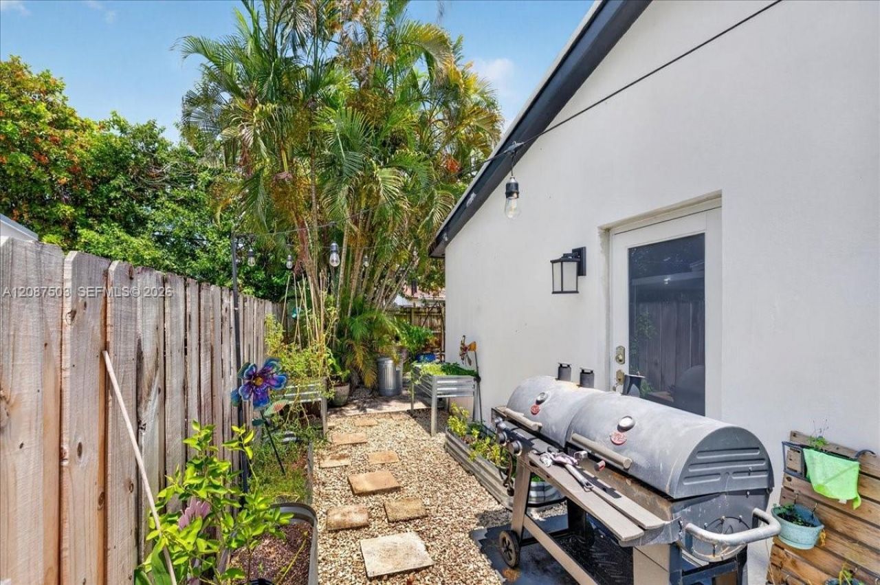 1131 N 75th Ave, Unit 1131, Hollywood, FL 33024 Photo