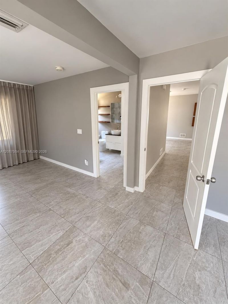 1418 NW 101st St, Miami, FL 33147 Photo