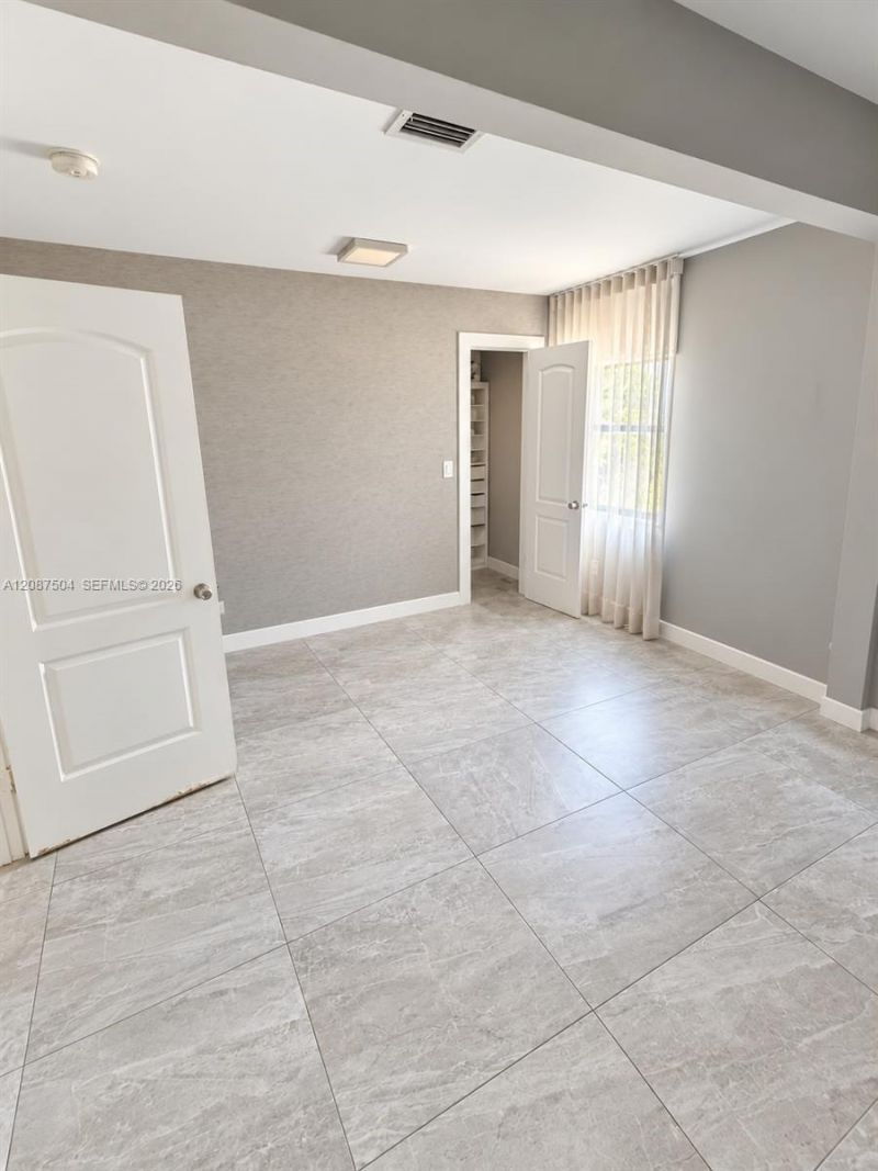 1418 NW 101st St, Miami, FL 33147 Photo