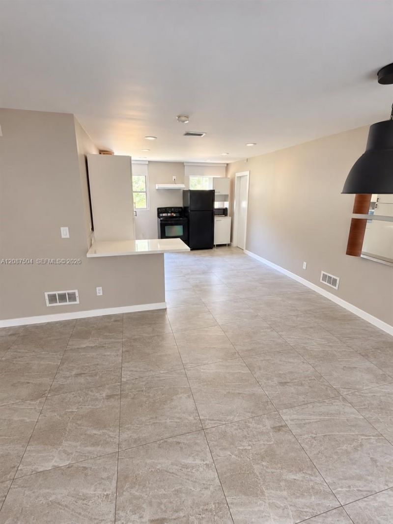 1418 NW 101st St, Miami, FL 33147 Photo