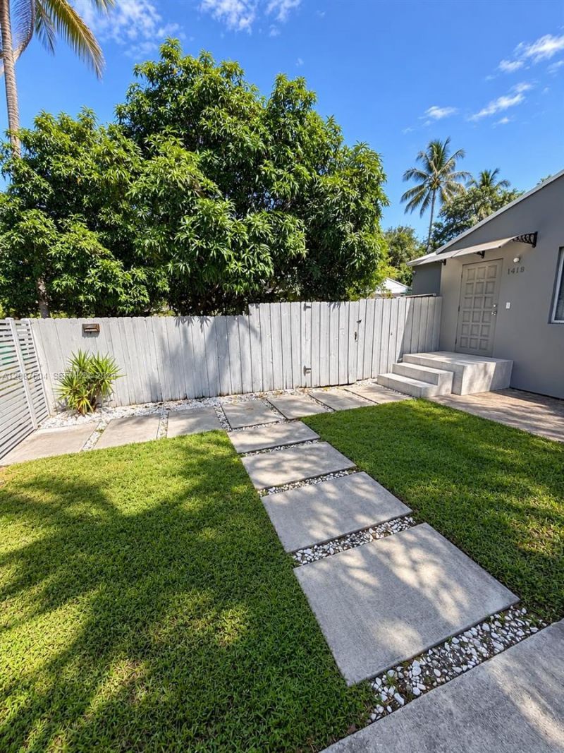 1418 NW 101st St, Miami, FL 33147 Photo