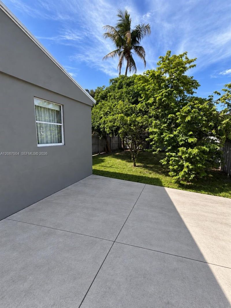 1418 NW 101st St, Miami, FL 33147 Photo