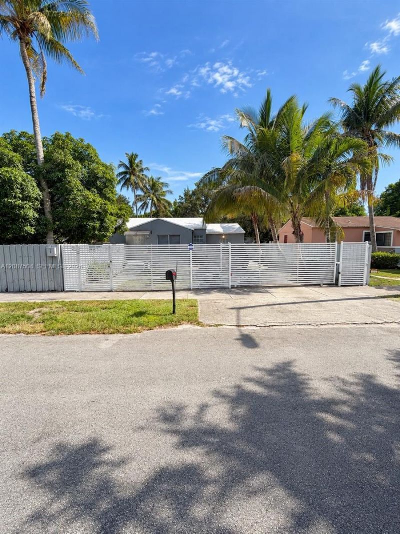 1418 NW 101st St, Miami, FL 33147 Photo