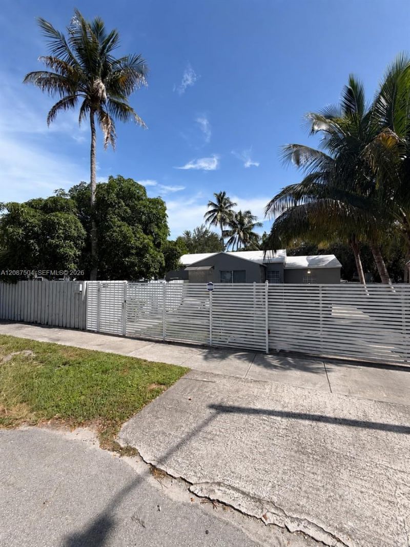 1418 NW 101st St, Miami, FL 33147 Photo
