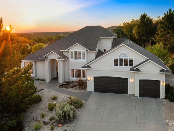 6491 N Hillsboro Pl, Boise, ID 83703