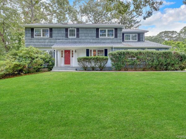 15 Tobi Lane, East Setauket, NY 11733