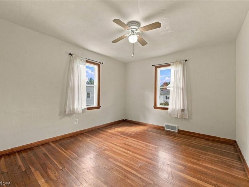 690 Autumn Drive, Amherst, OH 44001 Photo 15
