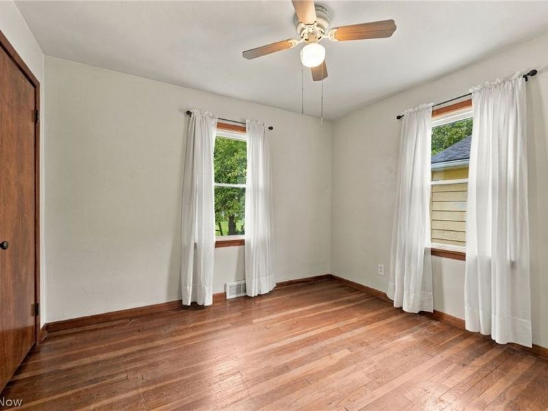 690 Autumn Drive, Amherst, OH 44001 Photo 17